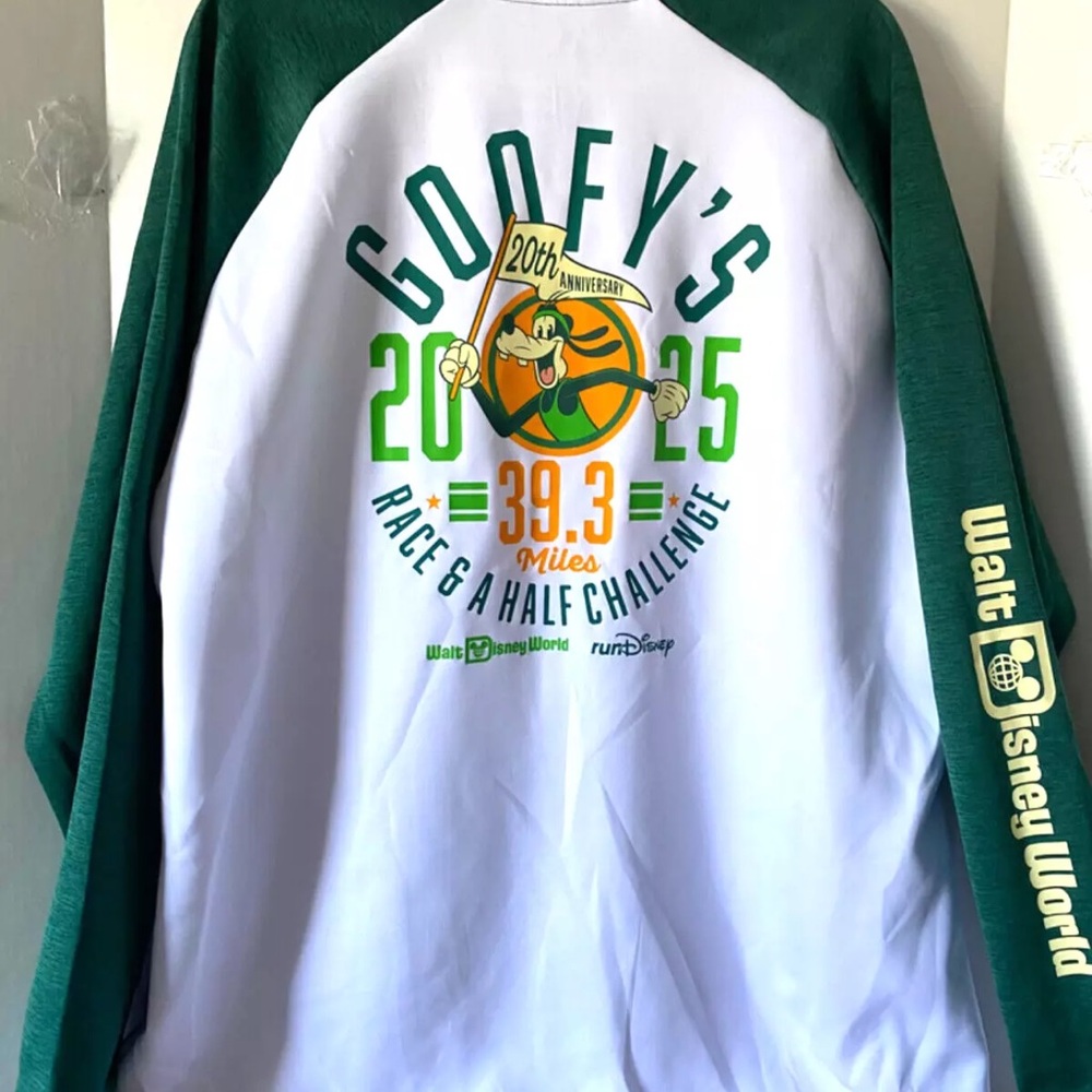 New Disney Park 2025 Marathon Goofy 20th Anniversary Pullover Jacket